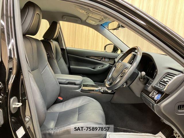 Toyota CROWN SEDAN 2018-03 6675489-18