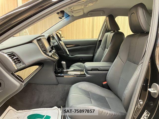 Toyota CROWN SEDAN 2018-03 6675489-20