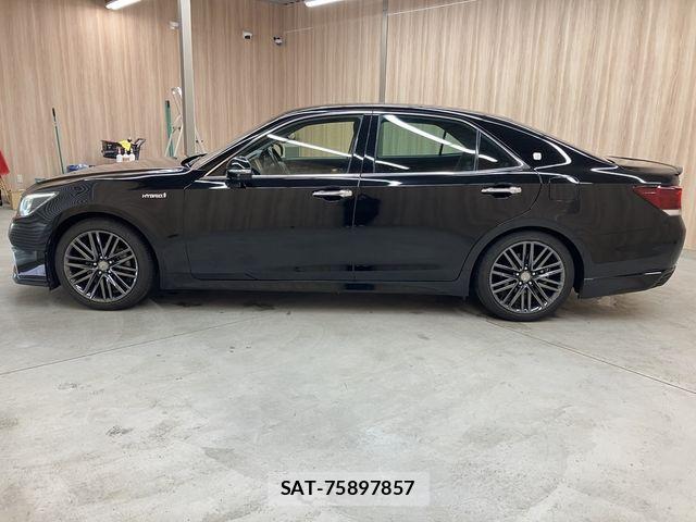 Toyota CROWN SEDAN 2018-03 6675489-25
