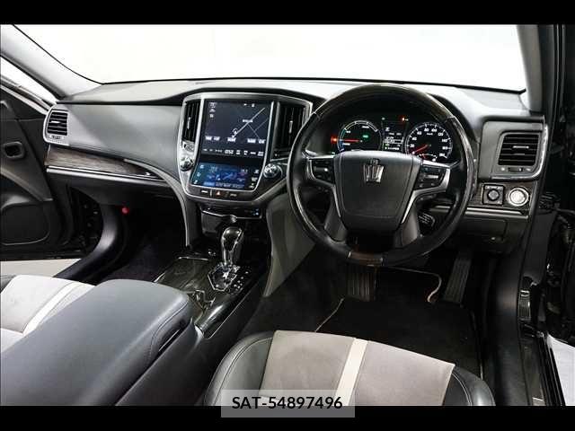 Toyota CROWN SEDAN 2016-09 6675488-1