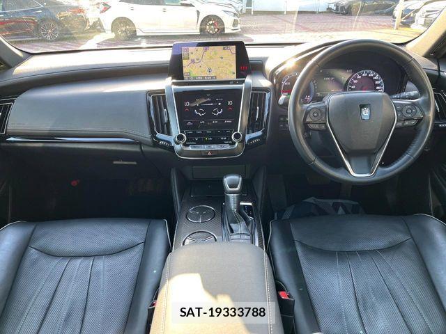 Toyota CROWN SEDAN 2019-08 6675482-1