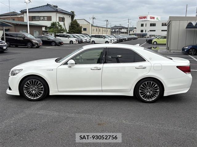Toyota CROWN SEDAN 2013-02 6690970-10