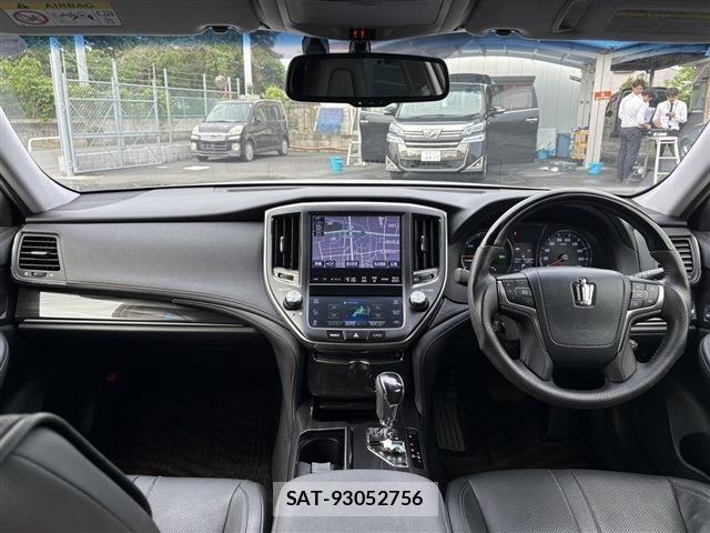 Toyota CROWN SEDAN 2013-02 6690970-16
