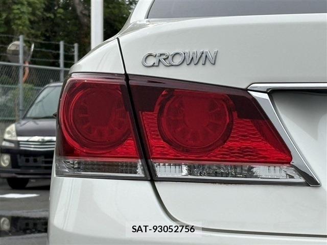 Toyota CROWN SEDAN 2013-02 6690970-27