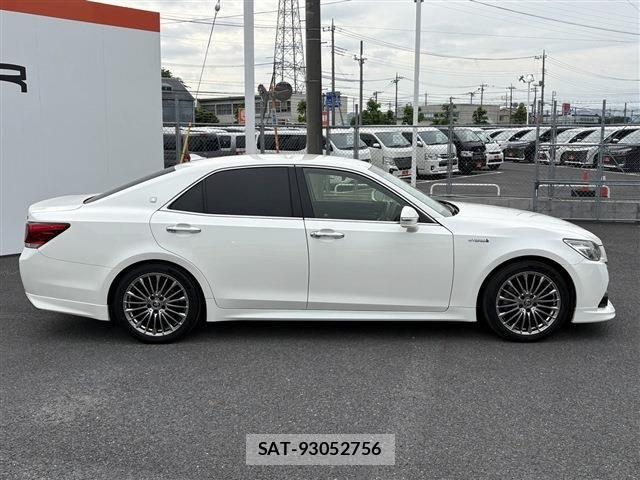 Toyota CROWN SEDAN 2013-02 6690970-8
