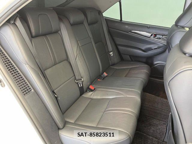 Toyota CROWN SEDAN 2013-06 6715937-11