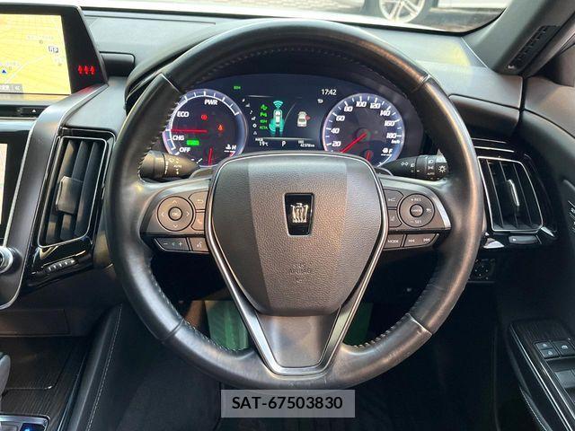 Toyota CROWN SEDAN 2019-09 6715933-10