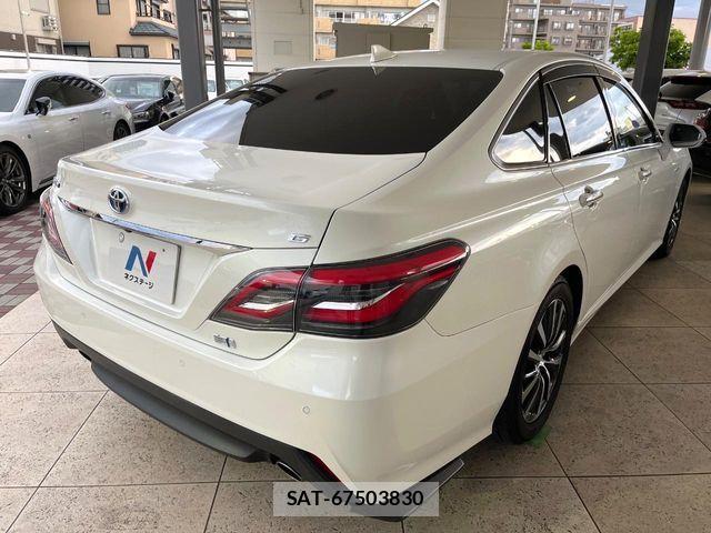 Toyota CROWN SEDAN 2019-09 6715933-16