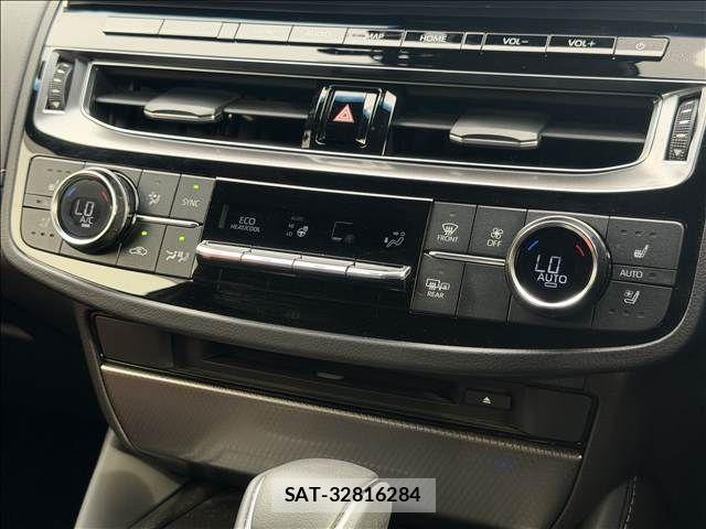 Toyota CROWN SEDAN 2021-11 6715929-12