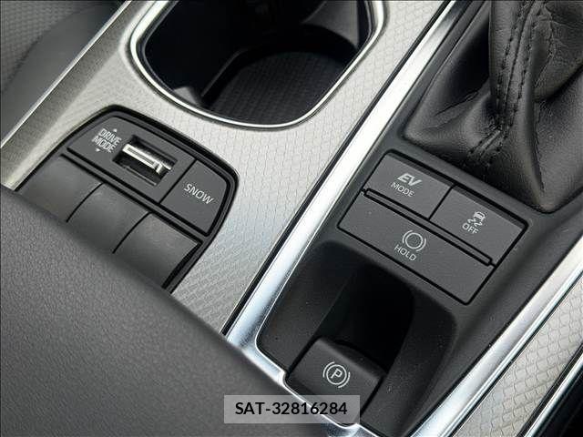 Toyota CROWN SEDAN 2021-11 6715929-14
