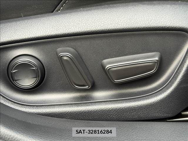 Toyota CROWN SEDAN 2021-11 6715929-16
