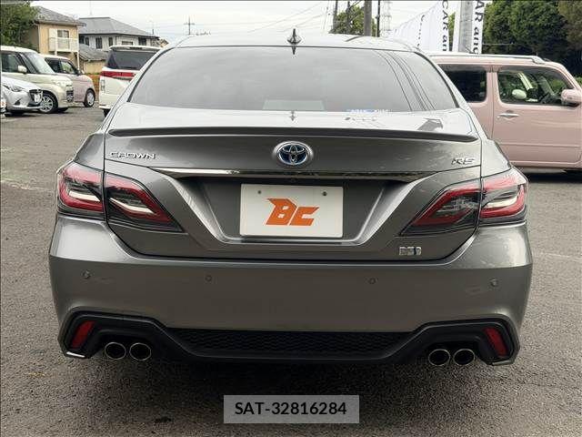 Toyota CROWN SEDAN 2021-11 6715929-22