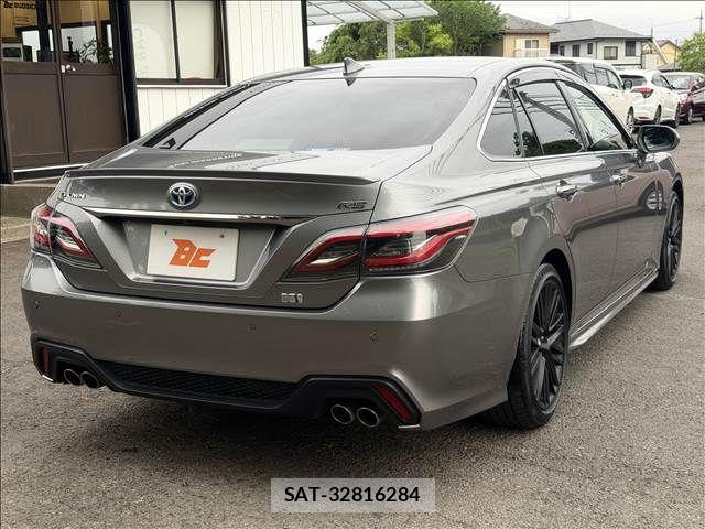 Toyota CROWN SEDAN 2021-11 6715929-23