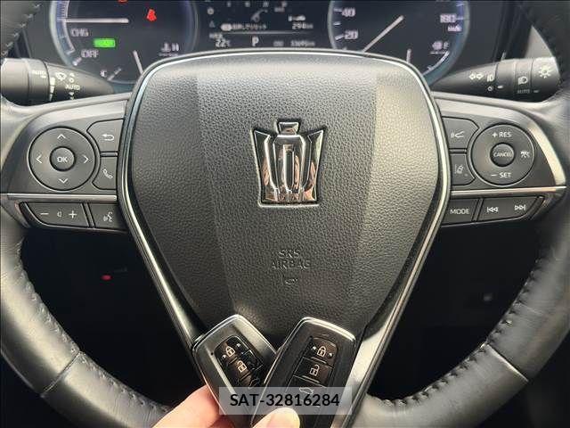 Toyota CROWN SEDAN 2021-11 6715929-26