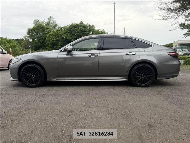 Toyota CROWN SEDAN 2021-11 6715929-5