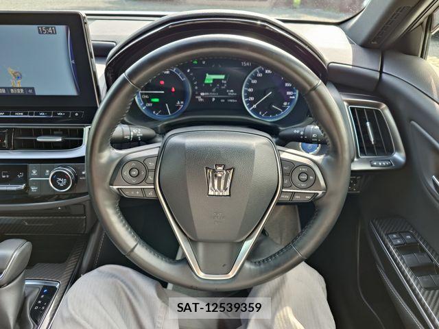Toyota CROWN SEDAN 2021-01 6715921-12