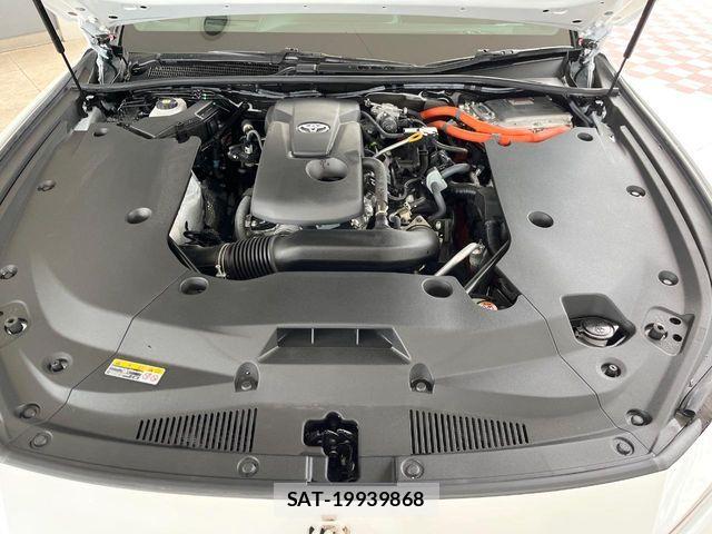 Toyota CROWN SEDAN 2024-11 6715920-18