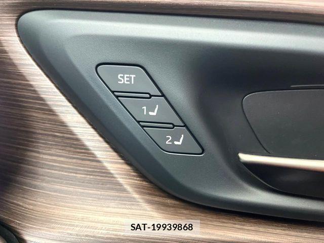 Toyota CROWN SEDAN 2024-11 6715920-6