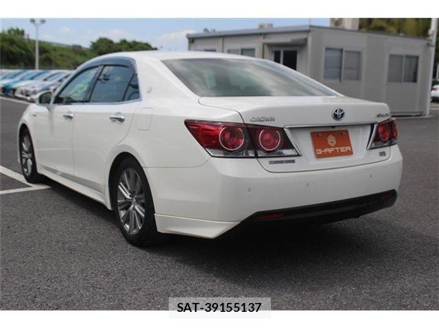 Toyota CROWN SEDAN 2016-04 6751139-11