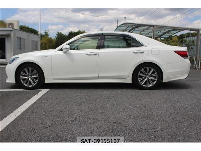 Toyota CROWN SEDAN 2016-04 6751139-12