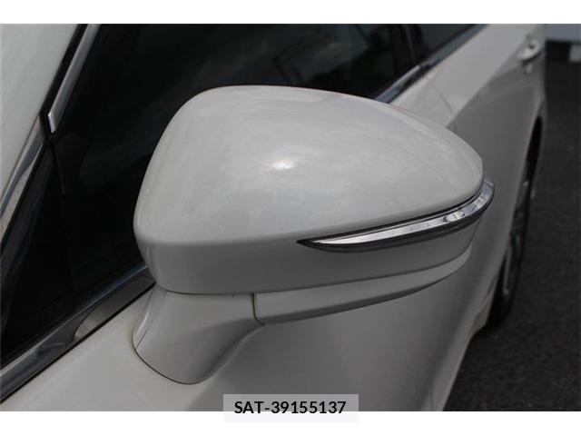 Toyota CROWN SEDAN 2016-04 6751139-22