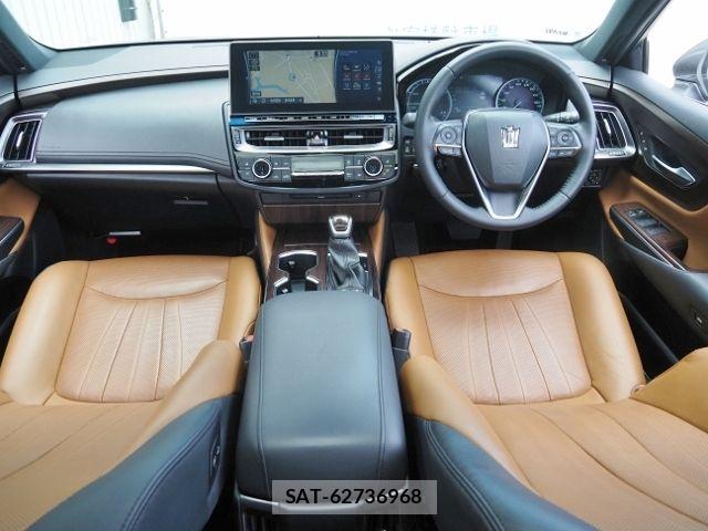 Toyota CROWN SEDAN 2022-03 6751126-11