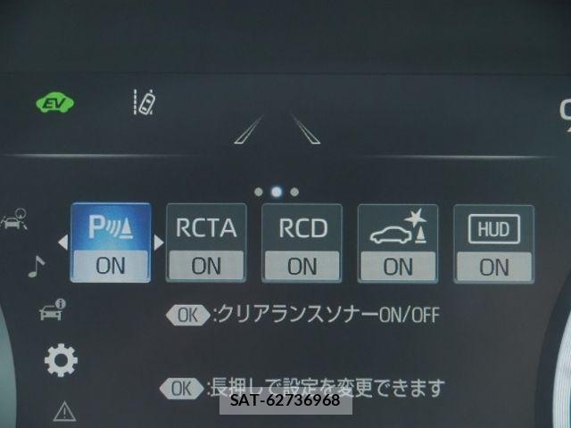 Toyota CROWN SEDAN 2022-03 6751126-25