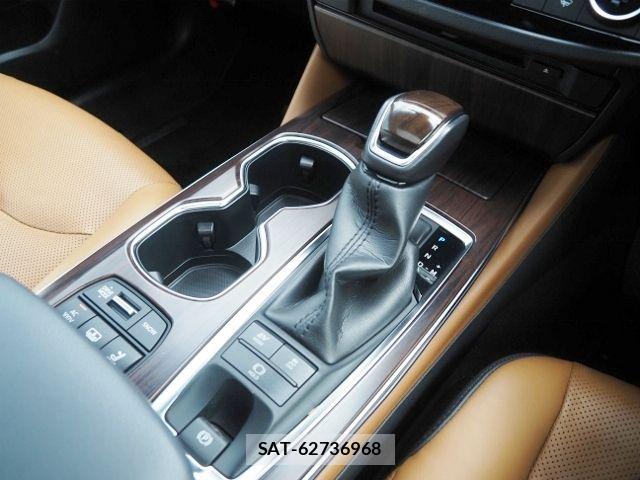 Toyota CROWN SEDAN 2022-03 6751126-26