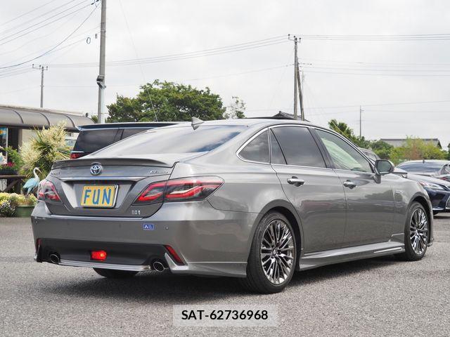 Toyota CROWN SEDAN 2022-03 6751126-4