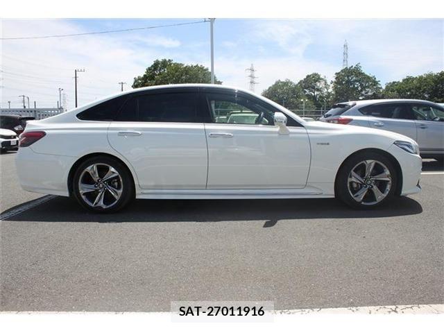 Toyota CROWN SEDAN 2018-10 6751136-9
