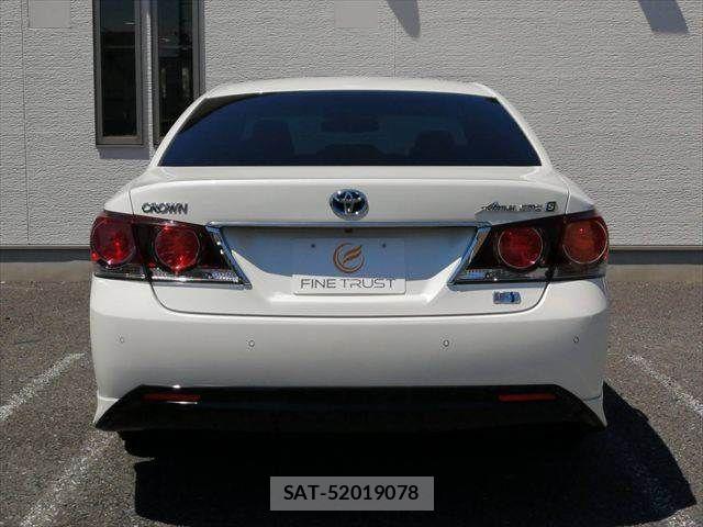 Toyota CROWN SEDAN 2015-11 6751138-18