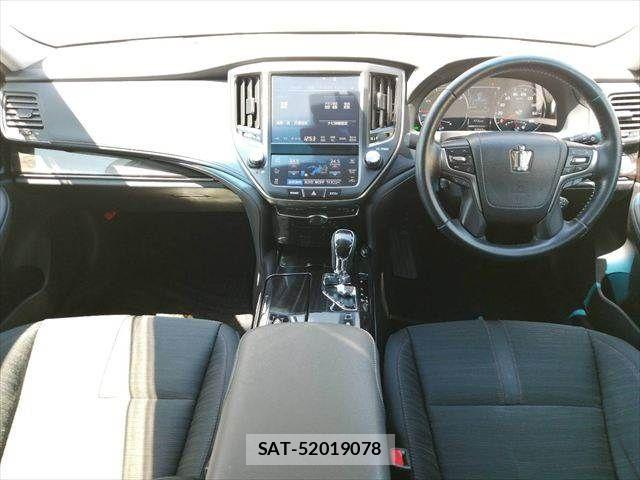 Toyota CROWN SEDAN 2015-11 6751138-2