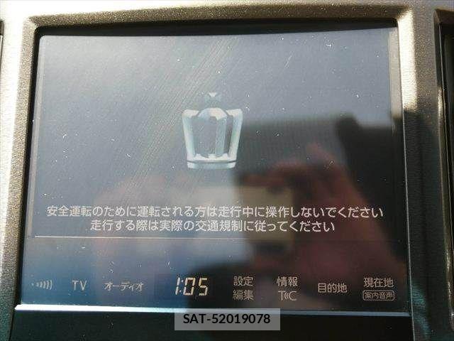 Toyota CROWN SEDAN 2015-11 6751138-3
