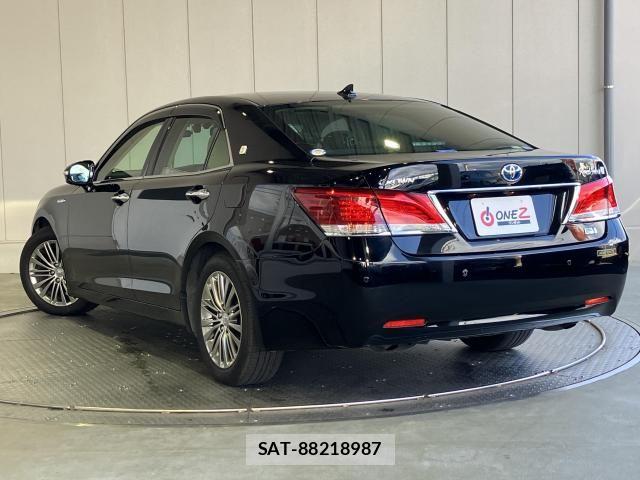 Toyota CROWN SEDAN 2015-09 6790874-1