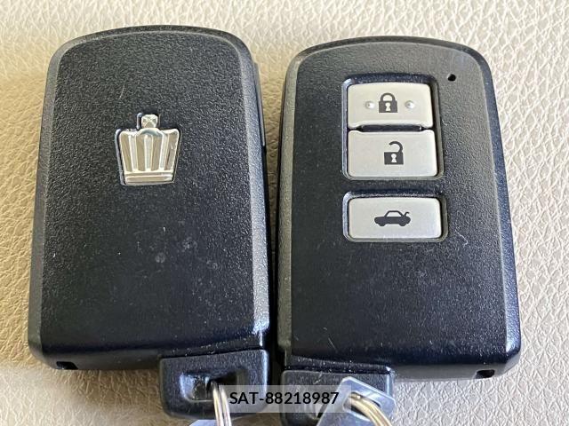 Toyota CROWN SEDAN 2015-09 6790874-21