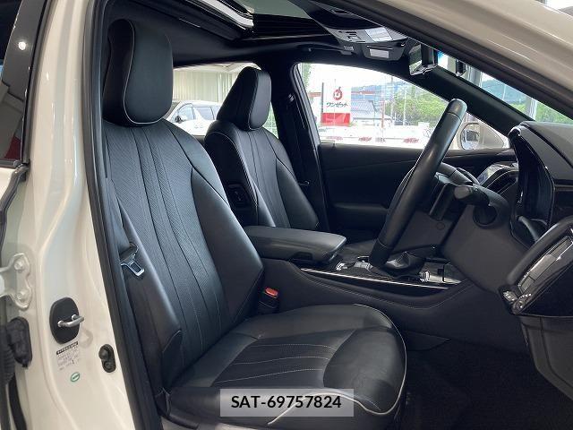 Toyota CROWN SEDAN 2019-01 6790847-16