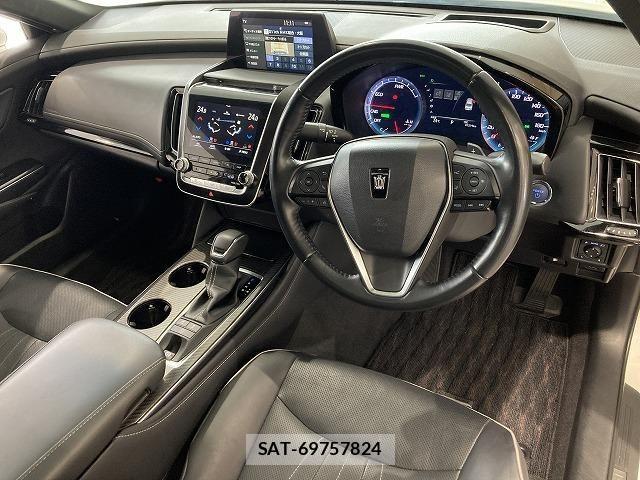 Toyota CROWN SEDAN 2019-01 6790847-17