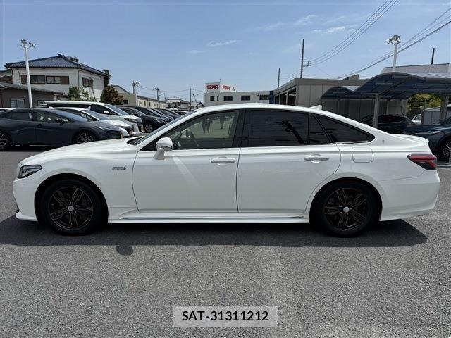 Toyota CROWN SEDAN 2018-06 6790872-10