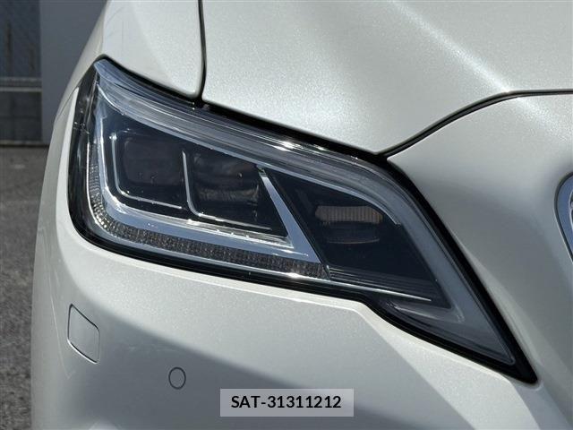 Toyota CROWN SEDAN 2018-06 6790872-11