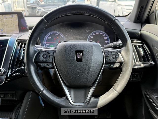 Toyota CROWN SEDAN 2018-06 6790872-17