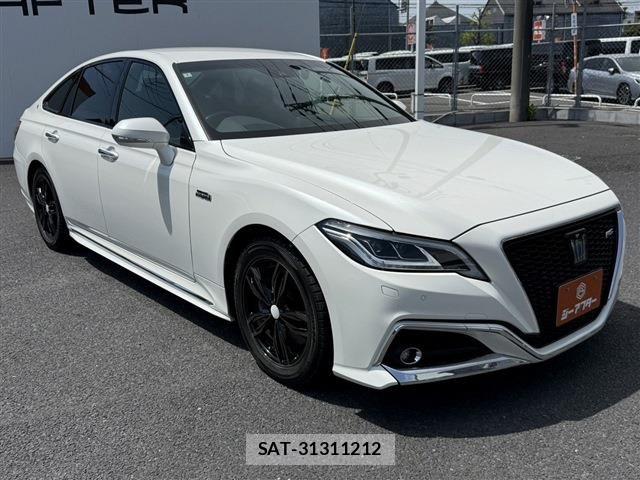 Toyota CROWN SEDAN 2018-06 6790872-20