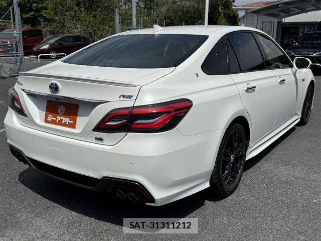 Toyota CROWN SEDAN 2018-06 6790872-21
