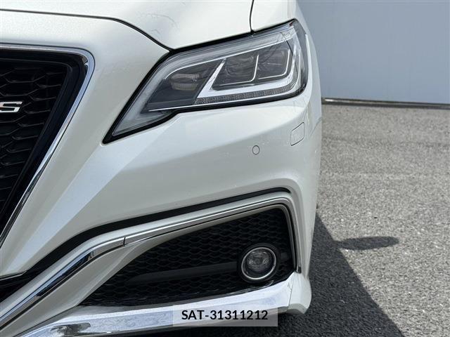 Toyota CROWN SEDAN 2018-06 6790872-26