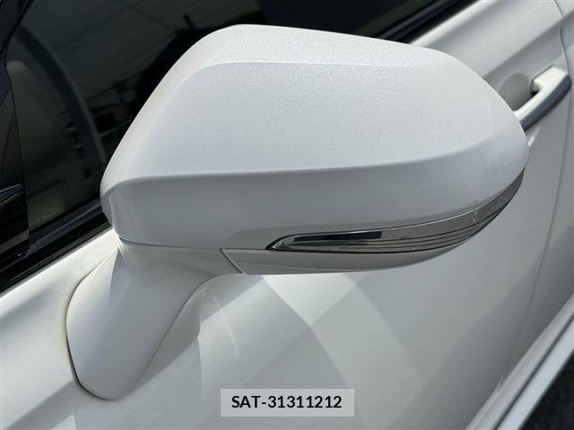 Toyota CROWN SEDAN 2018-06 6790872-29