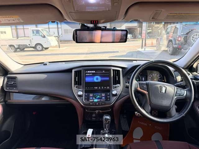 Toyota CROWN SEDAN 2014-03 6790894-12