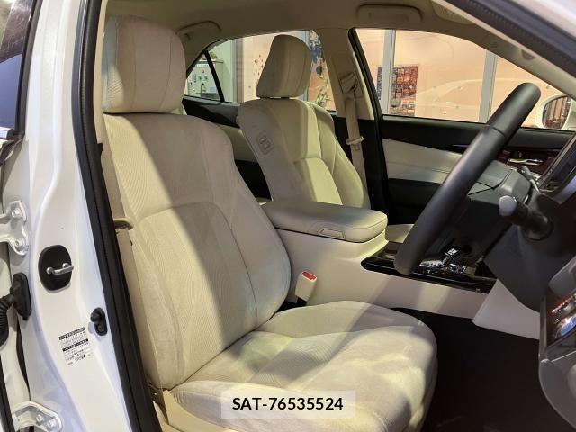 Toyota CROWN SEDAN 2017-02 6790869-16