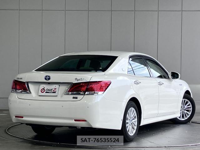 Toyota CROWN SEDAN 2017-02 6790869-2