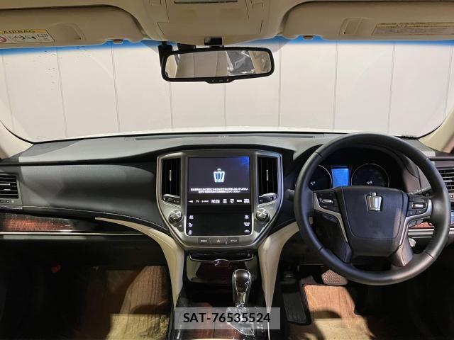 Toyota CROWN SEDAN 2017-02 6790869-5