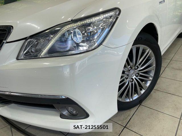 Toyota CROWN SEDAN 2013-11 6790884-11