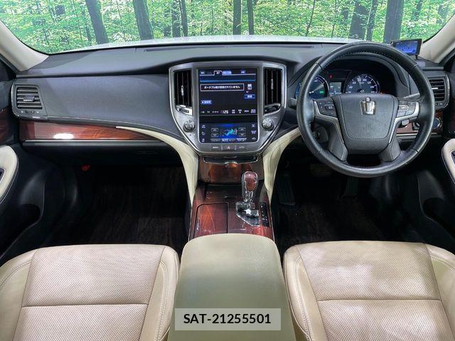 Toyota CROWN SEDAN 2013-11 6790884-1